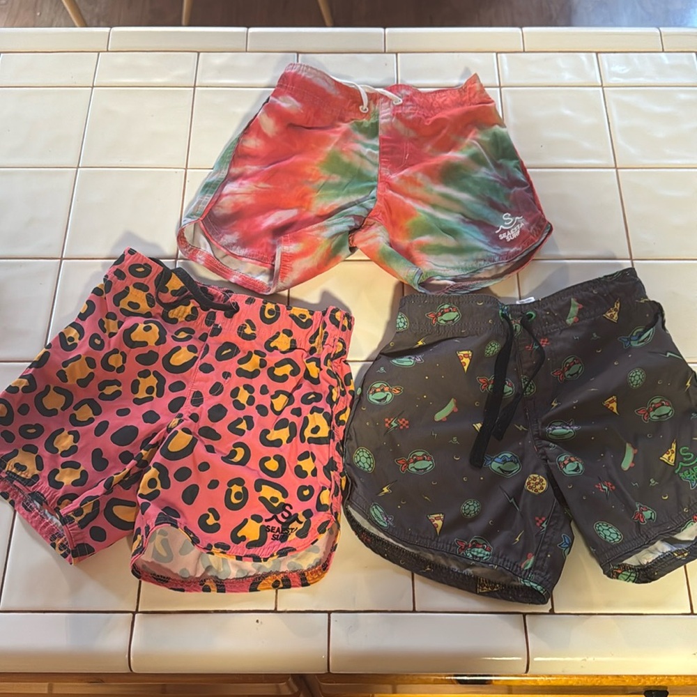 Seaesta Surf Boys Board short bundle 6t, good used condition selling 3 together